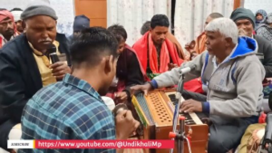 Tari Ek Ek Pal Jaye Lakh Ni